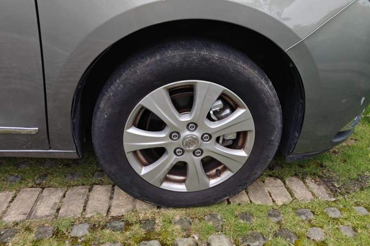 Used Buick GL8 2014 3.0L GT Luxury Business Haoya Edition Right Front Wheel Hub