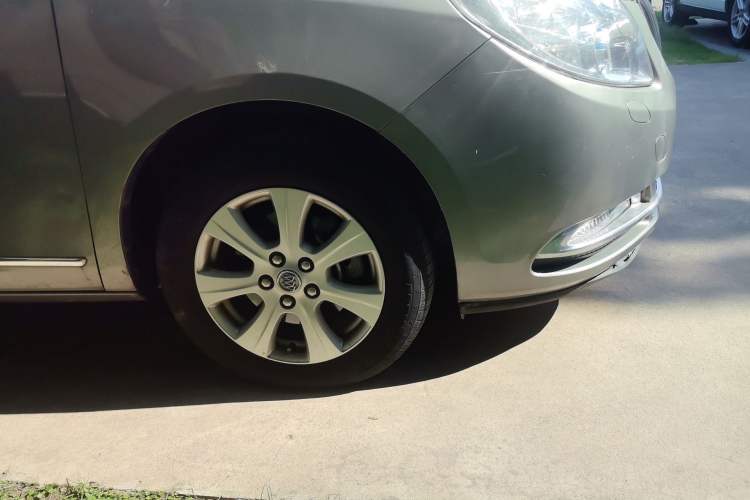 Used Buick GL8 2014 3.0L XT Luxury Business Flagship Edition Right Front Wheel Hub
