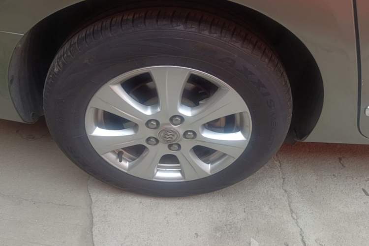 Used Buick GL8 2014 3.0L XT Luxury Business Flagship Edition Right Rear Wheel Hub