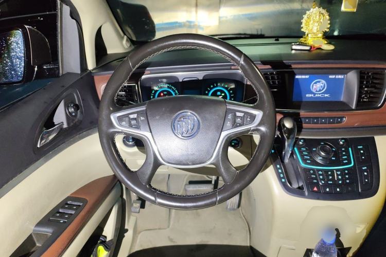 Used Buick GL8 2014 3.0L XT Luxury Business Flagship Edition Steering Wheel