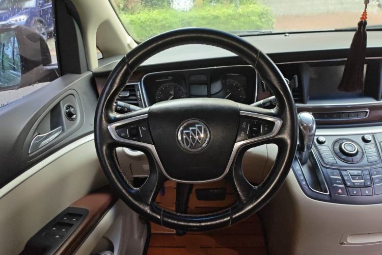 Used Buick GL8 2014 3.0L GT Luxury Business Haoya Edition Steering Wheel
