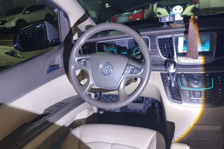 Used Buick GL8 2014 3.0L XT Luxury Business Flagship Edition Steering Wheel