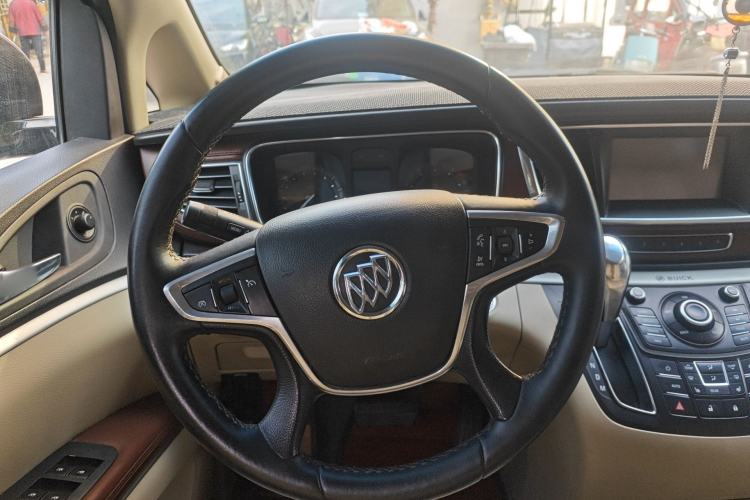 Used Buick GL8 2014 3.0L GT Luxury Business Haoya Edition Steering Wheel