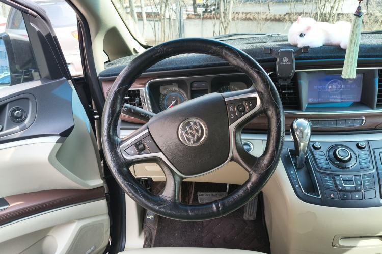 Used Buick GL8 2014 3.0L XT Luxury Business Flagship Edition Steering Wheel