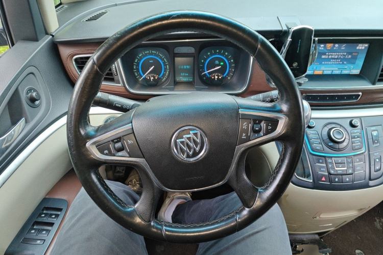 Used Buick GL8 2014 3.0L GT Luxury Business Haoya Edition Steering Wheel
