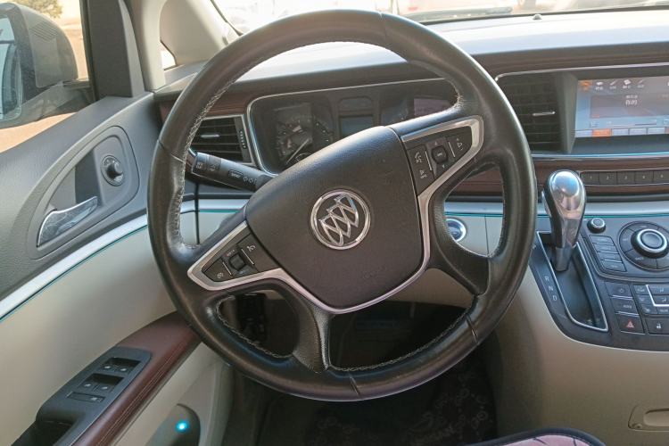 Used Buick GL8 2014 3.0L GT Luxury Business Haoya Edition Steering Wheel