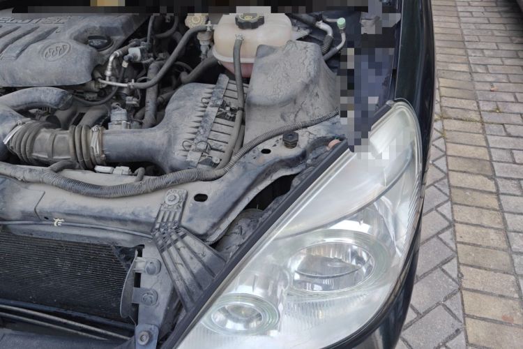 Used Buick GL8 2014 2.4L Classic Edition Engine Bay Left