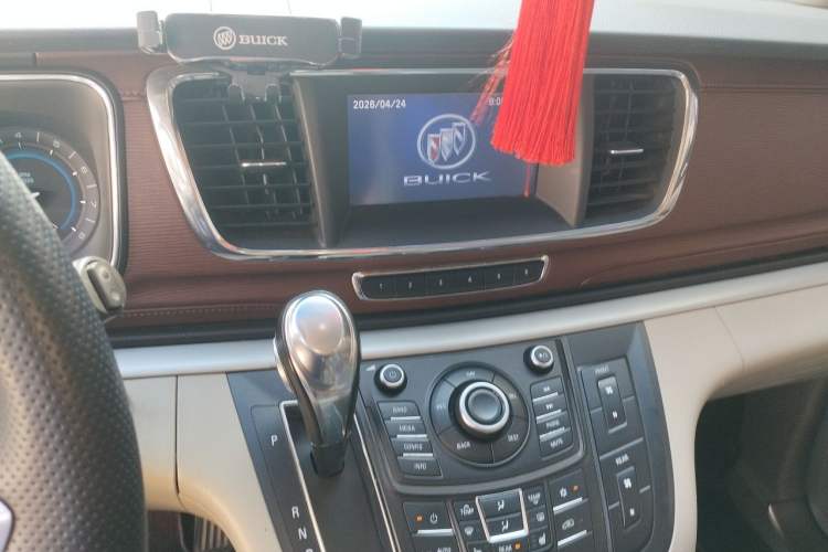 Used Buick GL8 2014 3.0L GT Luxury Business Haoya Edition Audio And AC Panel