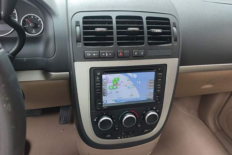 Used Buick GL8 2014 2.4L Executive Edition Audio And AC Panel