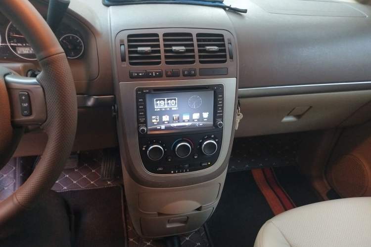 Used Buick GL8 2014 2.4L Classic Edition Audio And AC Panel