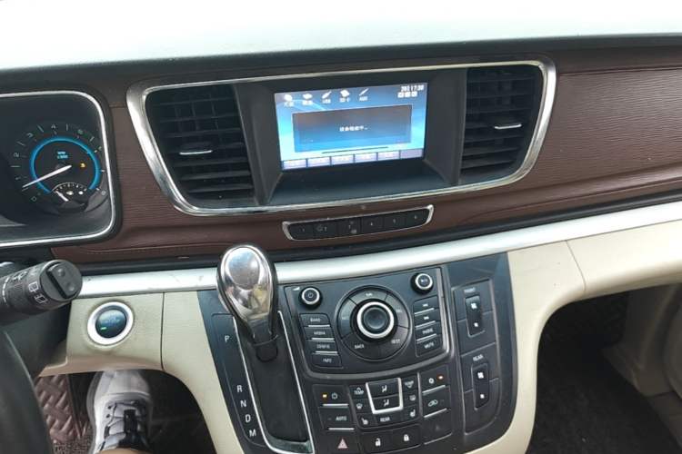 Used Buick GL8 2014 3.0L GT Luxury Business Haoya Edition Audio And AC Panel