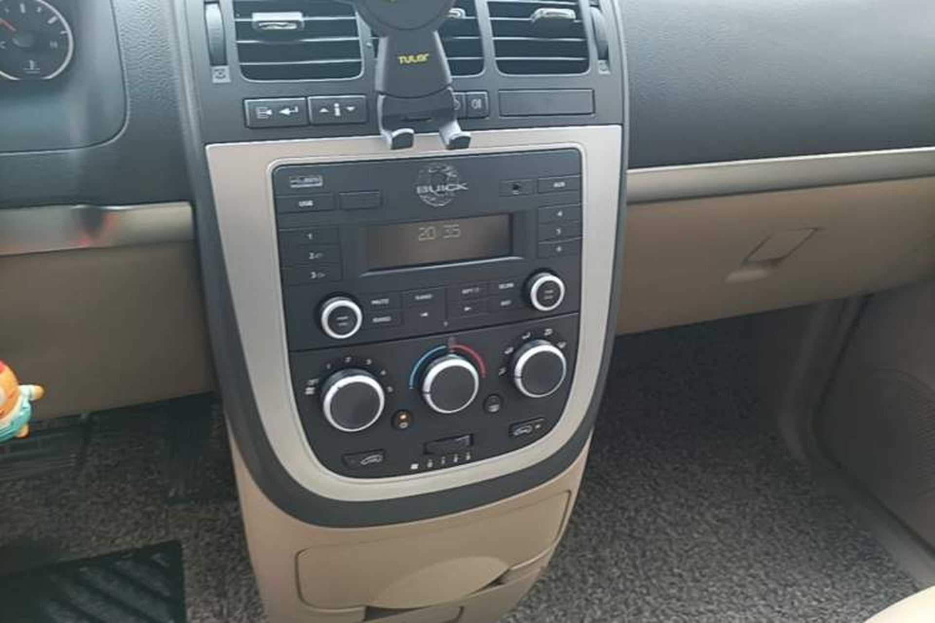 Used Buick GL8 2014 2.4L Executive Edition Audio And AC Panel