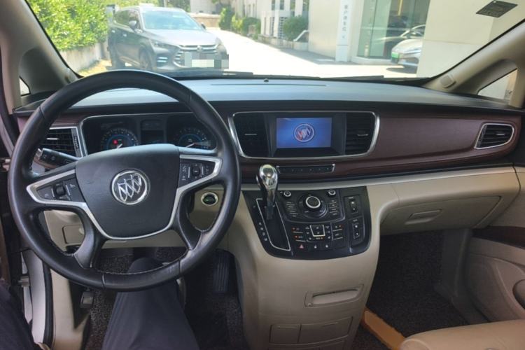 Used Buick GL8 2014 3.0L GT Luxury Business Haoya Edition Center Console