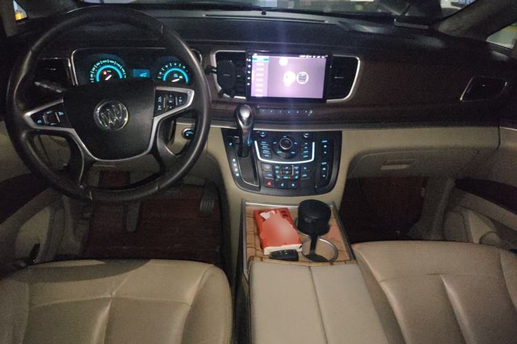 Used Buick GL8 2014 3.0L GT Luxury Business Haoya Edition Center Console