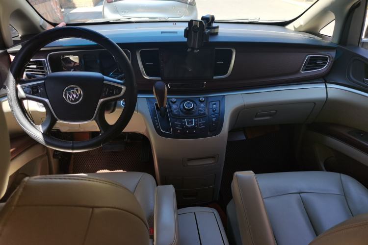Used Buick GL8 2014 3.0L GT Luxury Business Haoya Edition Center Console