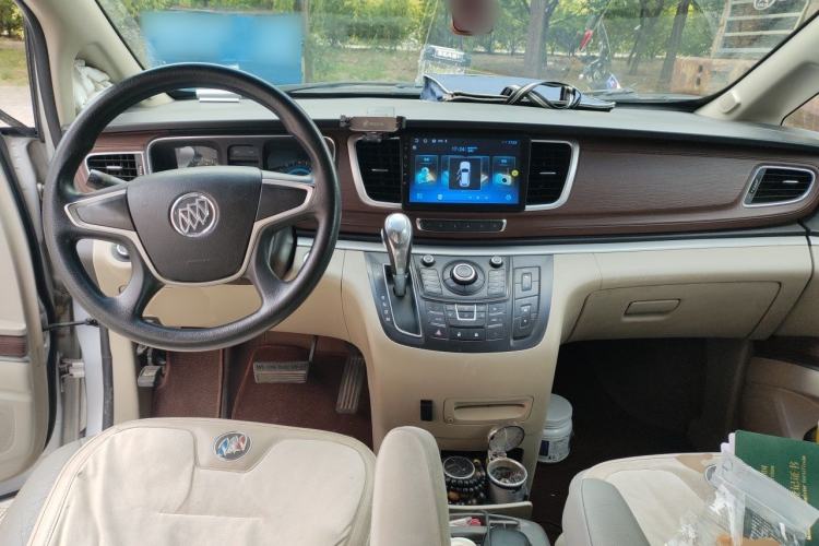 Used Buick GL8 2014 2.4L CT Luxury Business Comfort Edition Center Console