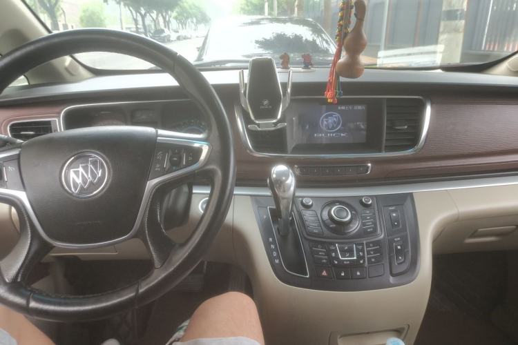 Used Buick GL8 2014 3.0L XT Luxury Business Flagship Edition Center Console