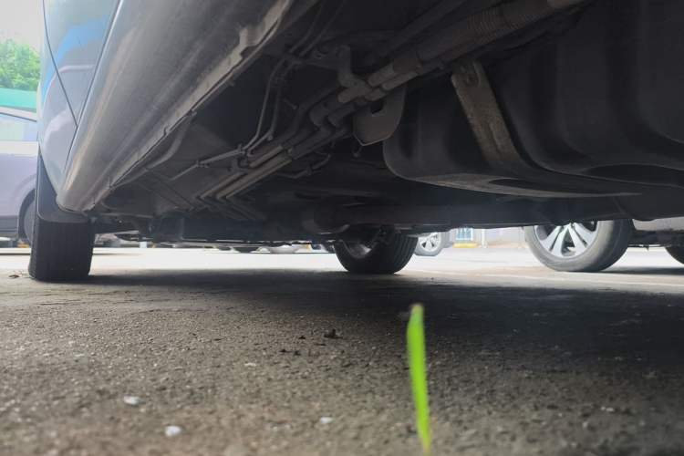Used Buick GL8 2014 2.4L Comfort Edition Chassis Rear Left