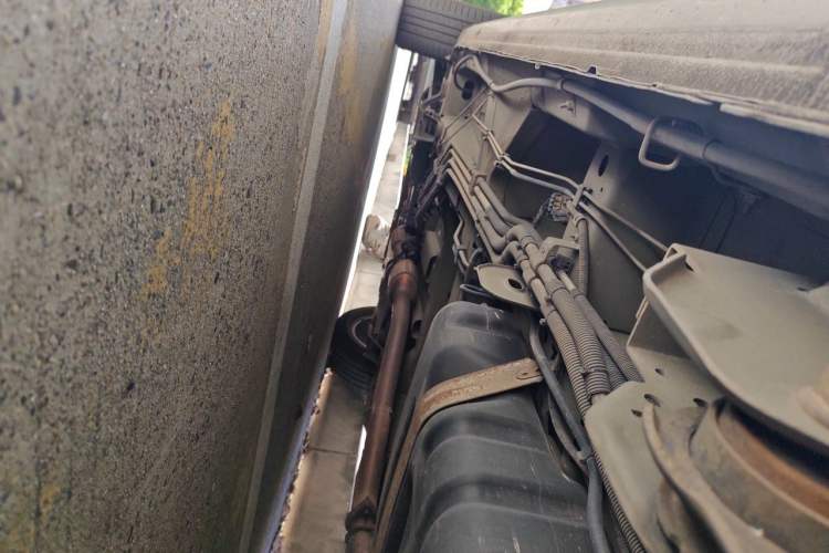 Used Buick GL8 2014 2.4L Classic Edition Chassis Rear Left