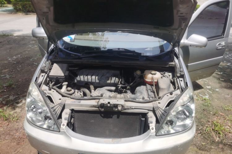 Used Buick GL8 2014 2.4L Classic Edition Engine Bay
