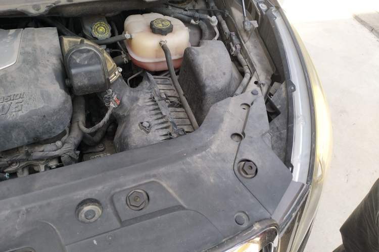 Used Buick GL8 2014 3.0L GT Luxury Business Haoya Edition Engine Bay Left