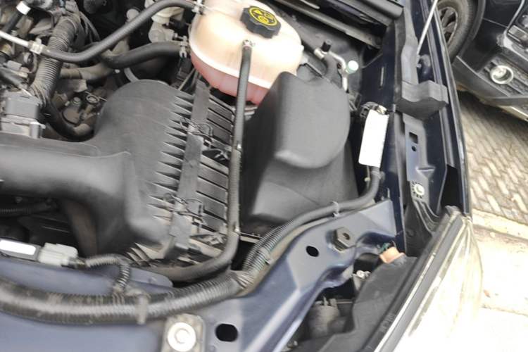 Used Buick GL8 2014 2.4L Classic Edition Engine Bay Left