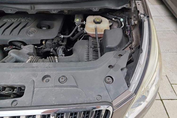 Used Buick GL8 2014 2.4L LT Luxury Business Executive Edition Engine Bay Left