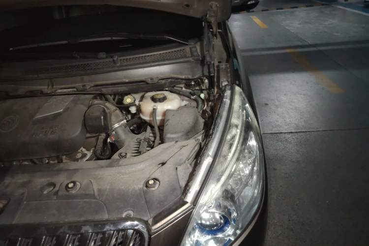 Used Buick GL8 2014 3.0L GT Luxury Business Haoya Edition Engine Bay Left