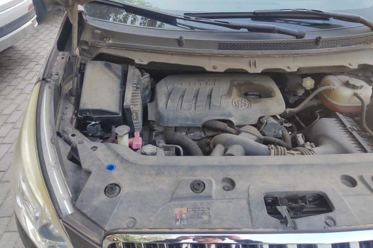 Used Buick GL8 2014 2.4L LT Luxury Business Executive Edition Engine Bay Right
