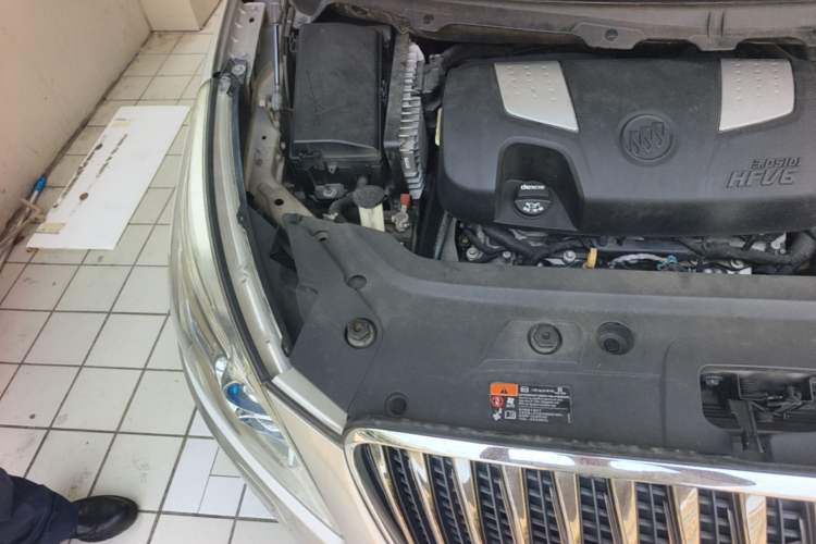 Used Buick GL8 2014 3.0L GT Luxury Business Haoya Edition Engine Bay Right