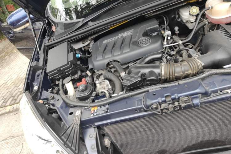 Used Buick GL8 2014 2.4L Classic Edition Engine Bay Right