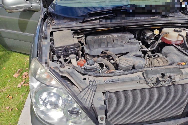 Used Buick GL8 2014 2.4L Classic Edition Engine Bay Right