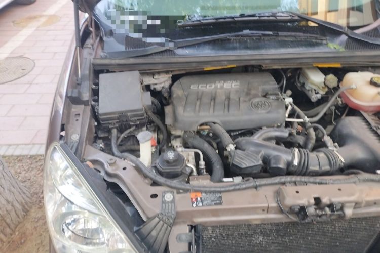 Used Buick GL8 2014 2.4L Classic Edition Engine Bay Right