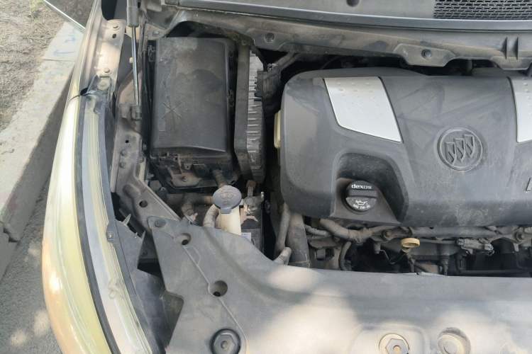 Used Buick GL8 2014 3.0L GT Luxury Business Haoya Edition Engine Bay Right
