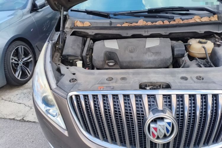 Used Buick GL8 2014 3.0L GT Luxury Business Haoya Edition Engine Bay Right