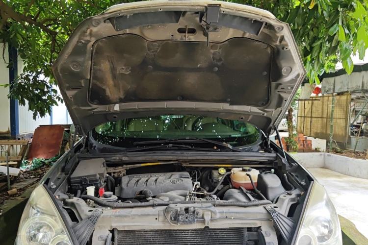 Used Buick GL8 2014 2.4L Classic Edition Engine Bay
