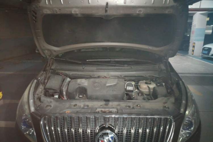 Used Buick GL8 2014 3.0L GT Luxury Business Haoya Edition Engine Bay