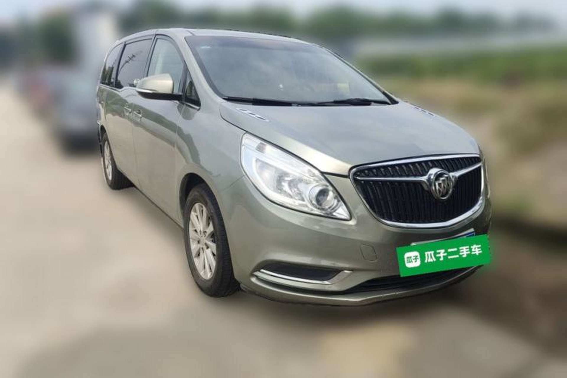Used Buick GL8 2014 2.4L CT Luxury Business Comfort Edition Front Right 45 Deg