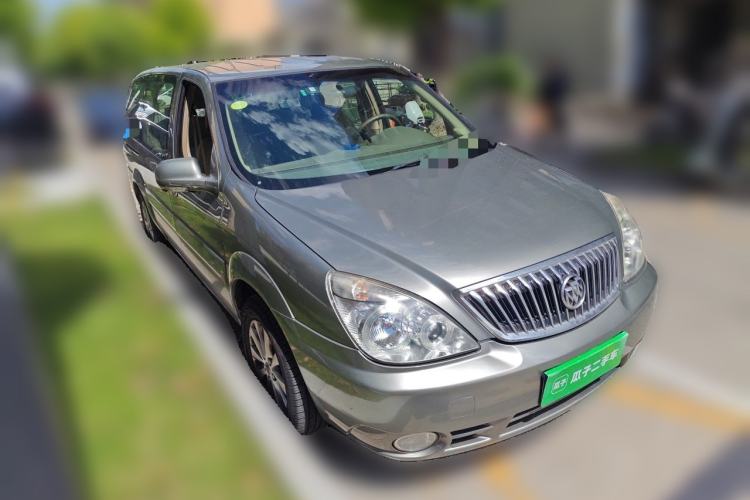 Used Buick GL8 2014 2.4L Classic Edition Front Right 45 Deg