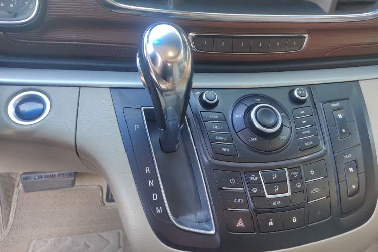 Used Buick GL8 2014 2.4L LT Luxury Business Executive Edition Gear Lever