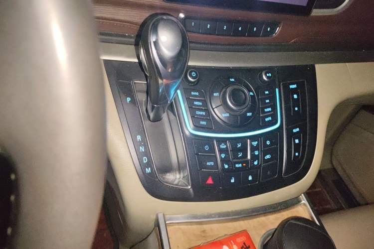 Used Buick GL8 2014 3.0L GT Luxury Business Haoya Edition Gear Lever