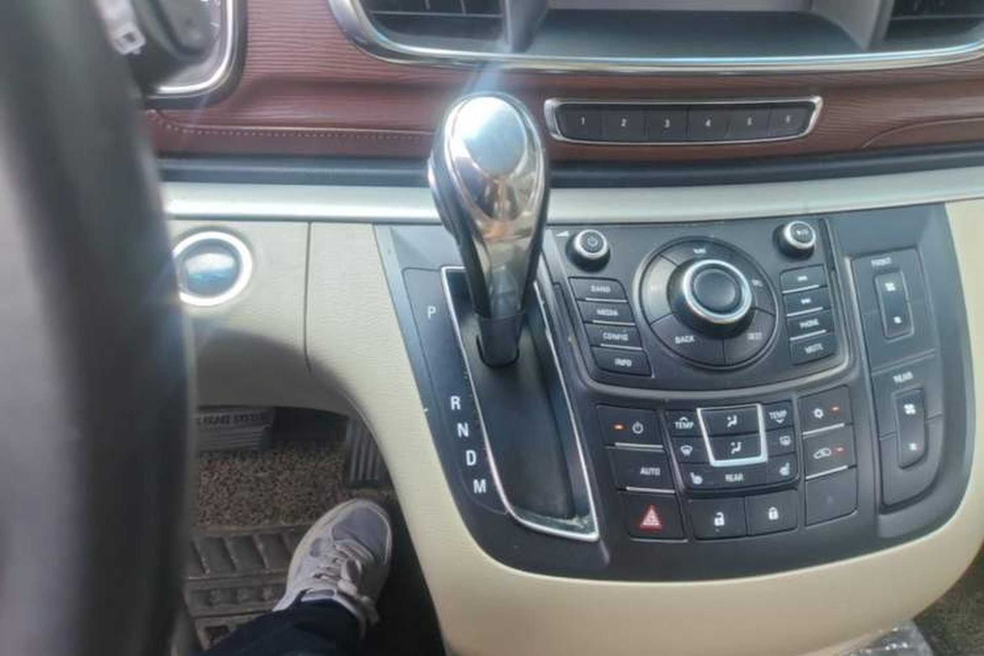 Used Buick GL8 2014 3.0L GT Luxury Business Haoya Edition Gear Lever