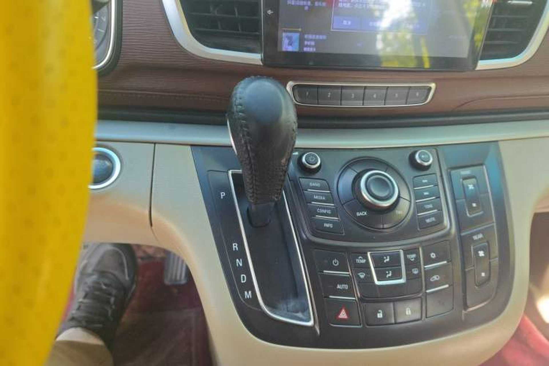 Used Buick GL8 2014 2.4L CT Luxury Business Comfort Edition Gear Lever