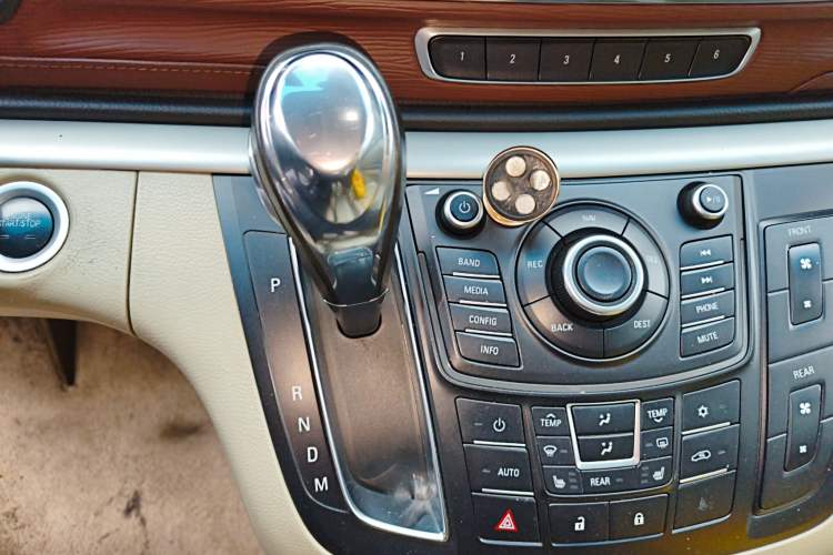 Used Buick GL8 2014 3.0L GT Luxury Business Haoya Edition Gear Lever