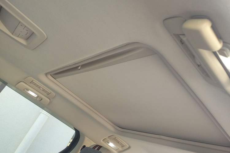 Used Buick GL8 2014 3.0L GT Luxury Business Haoya Edition Headliner