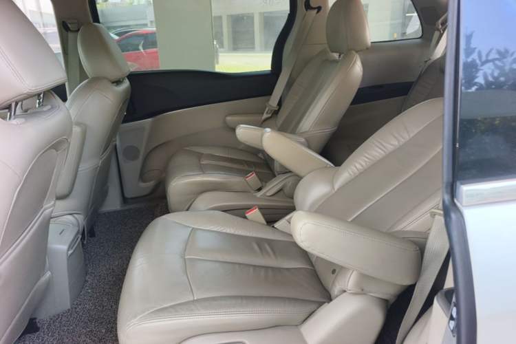 Used Buick GL8 2014 3.0L GT Luxury Business Haoya Edition Left Rear Seat