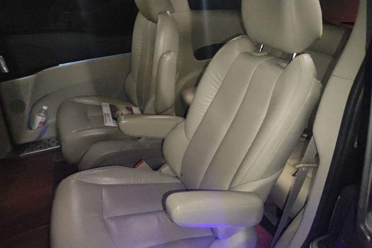 Used Buick GL8 2014 3.0L GT Luxury Business Haoya Edition Left Rear Seat