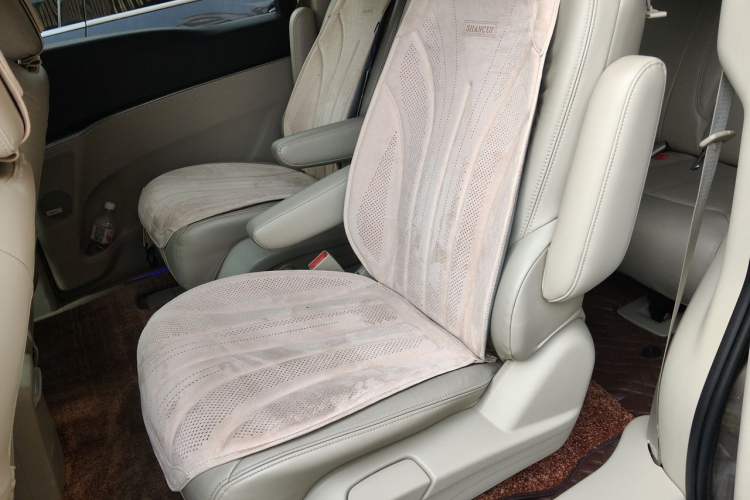 Used Buick GL8 2014 3.0L XT Luxury Business Flagship Edition Left Rear Seat