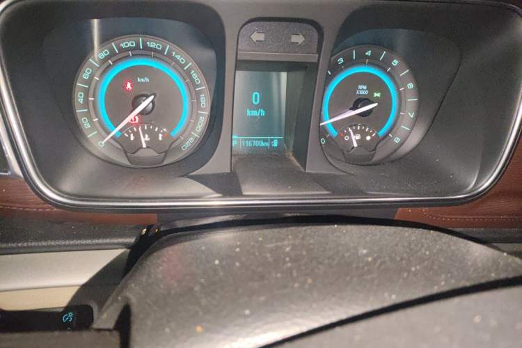 Used Buick GL8 2014 3.0L GT Luxury Business Haoya Edition Odometer Close Up