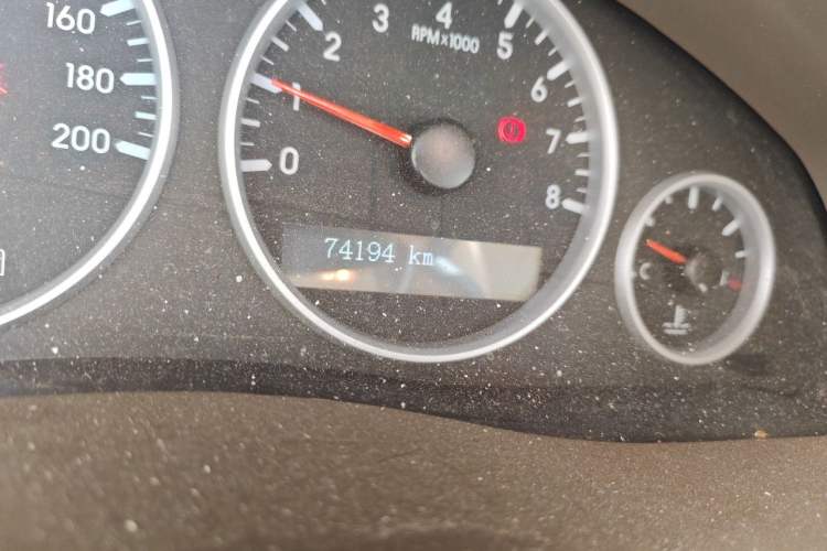 Used Buick GL8 2014 2.4L Classic Edition Odometer Close Up